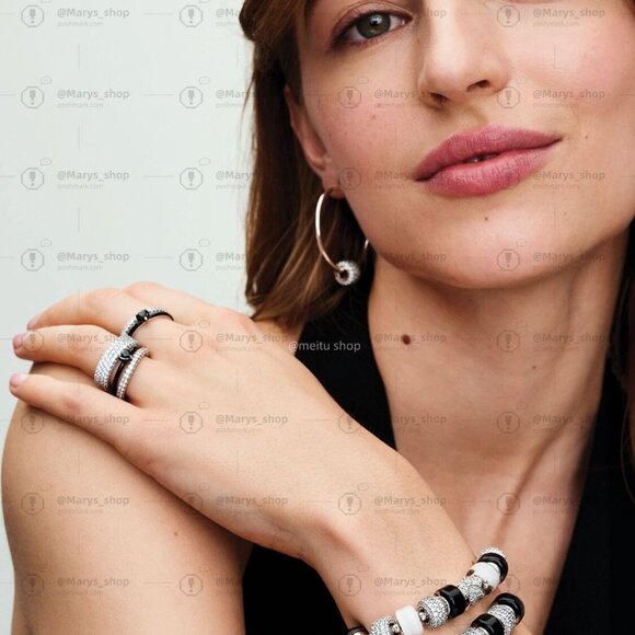 Pandora Sparkling Pavรฉ Triple-row Charm - Picture 5 of 5